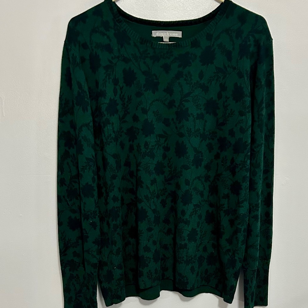Daniel Rainn Green sweater